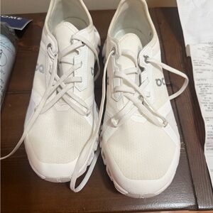 On Running Cloud X Undyed White Sneakers